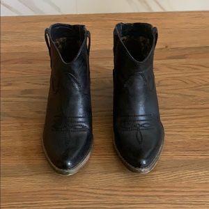 Very Volatile Banjo boots